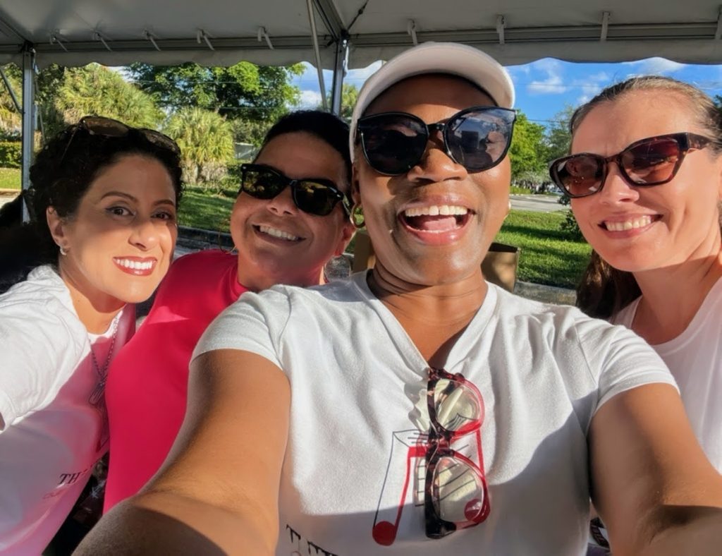 Vivia Taylor and other volunteers at Feed the Hungry.